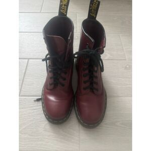 Dr. Martens 1940 smooth burgundy leather classic lace-up boots, size 7.